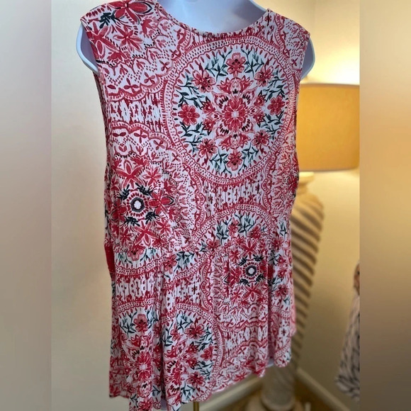 Women’s Torrid Red Blouse - Picture 3 of 4